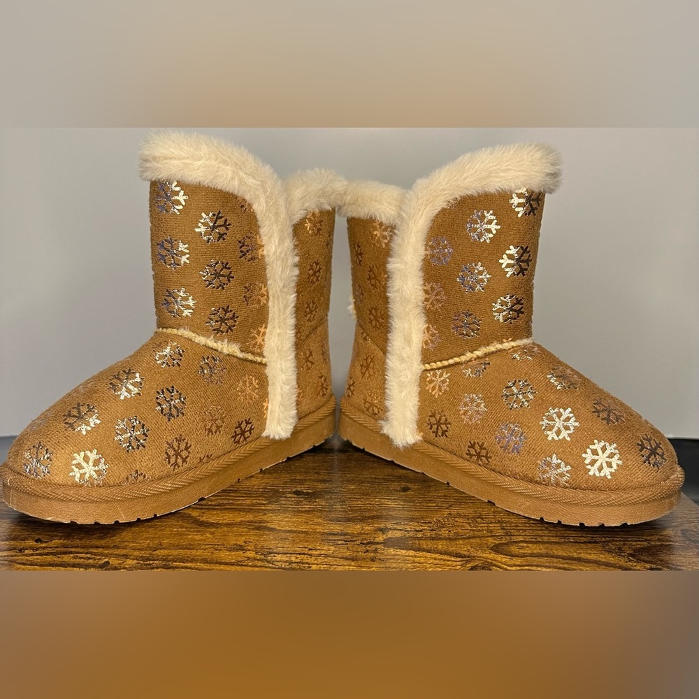Olivia Miller Girls Chestnut Snow Days Boots NWT Size Girls 3 - Picture 6 of 7